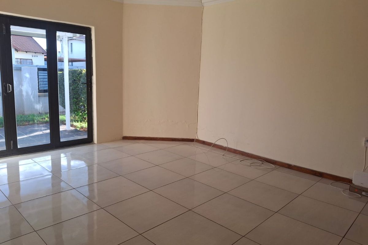 Stunning 3 bedroom 2 bathroom property for rental  - Photo 3