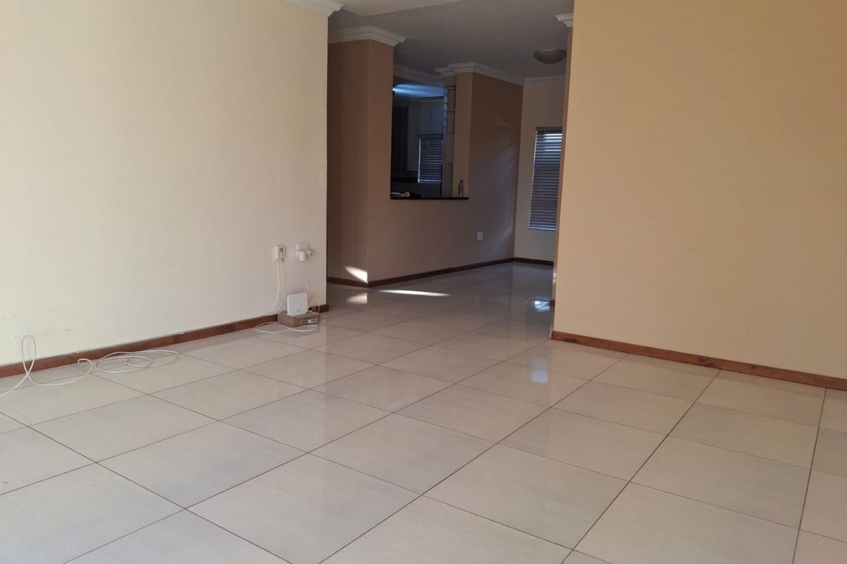 Stunning 3 bedroom 2 bathroom property for rental  - Photo 4