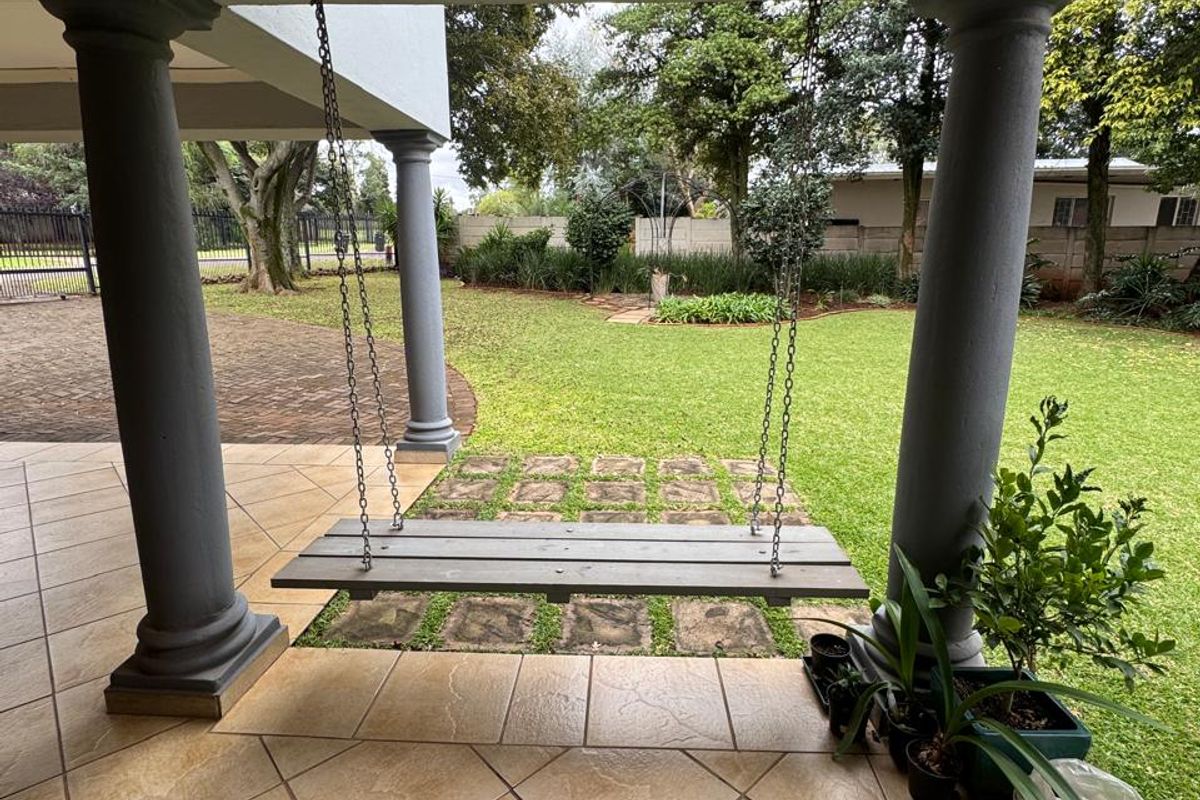 Modern 3 Bedroom Family Home  - Photo 4