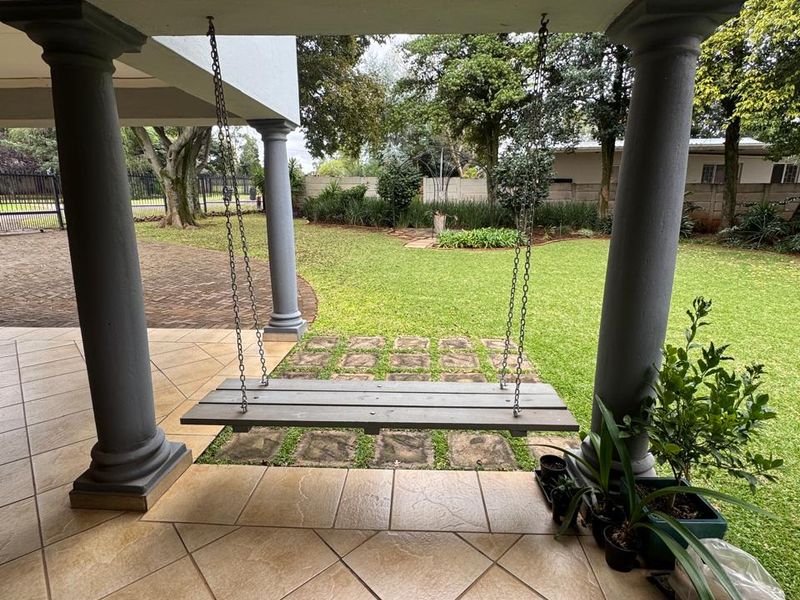 Modern 3 Bedroom Family Home  - Photo 4