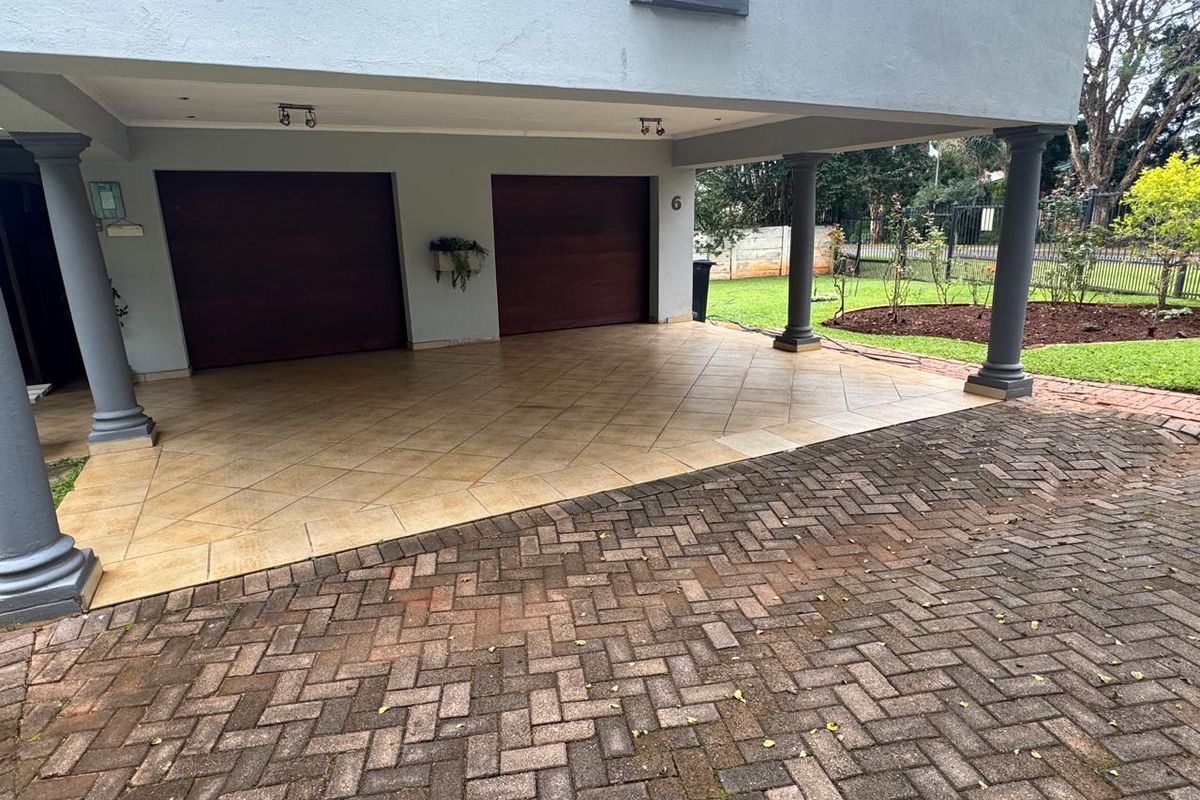 Modern 3 Bedroom Family Home  - Photo 3