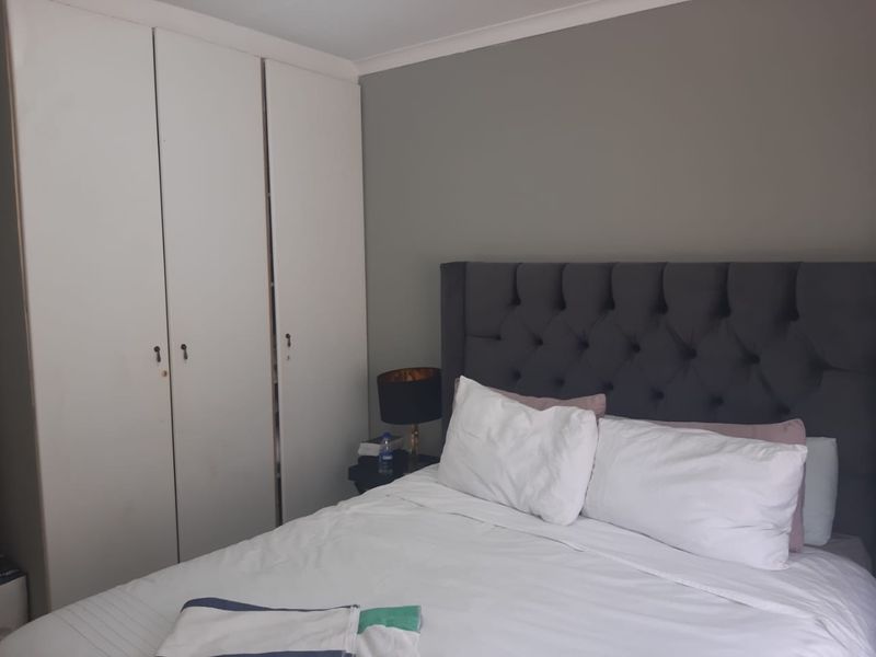 BEAUTFUL 3 BEDROOM TOWNHOUSE FOR SALE IN REMBRANDT PARK - Photo 7