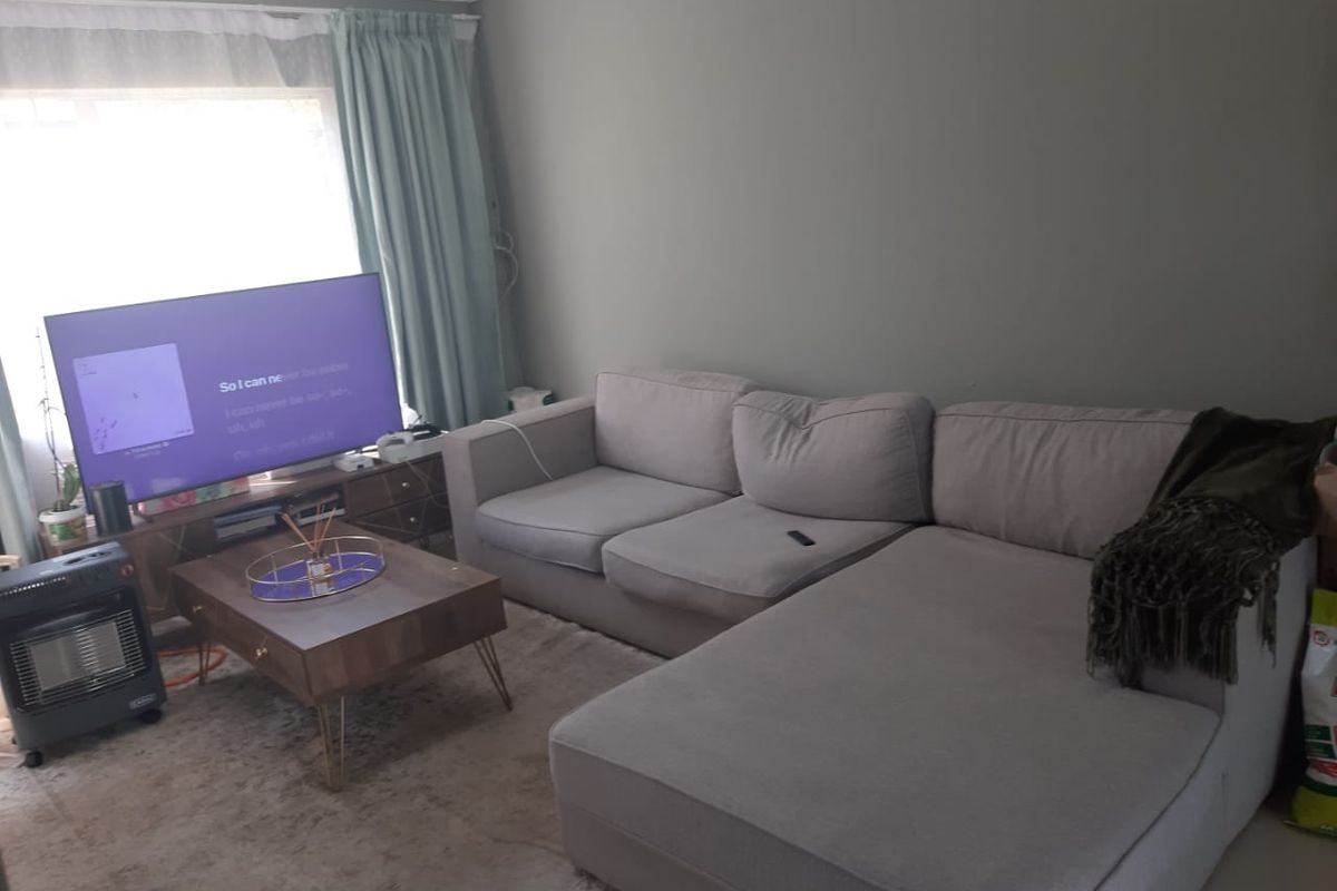 BEAUTFUL 3 BEDROOM TOWNHOUSE FOR SALE IN REMBRANDT PARK - Photo 4