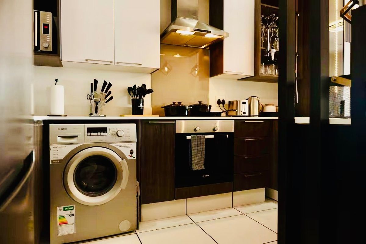 Modern 2 bedroom apartment in Fourways. - Photo 2