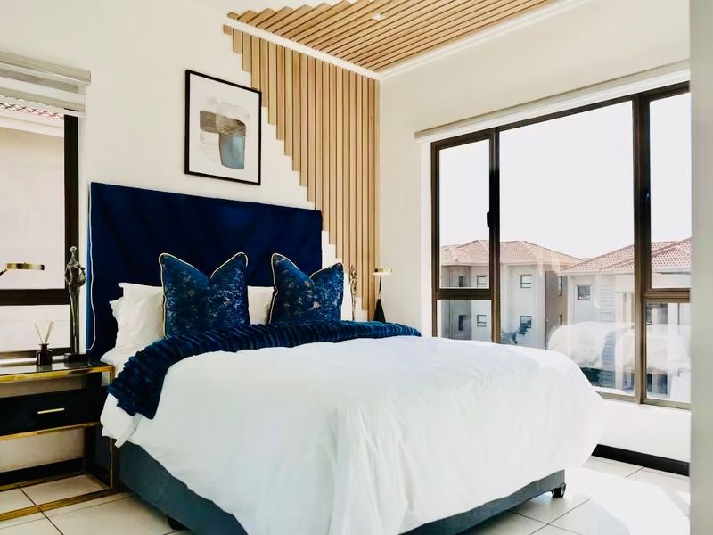 Modern 2 bedroom apartment in Fourways. - Photo 9