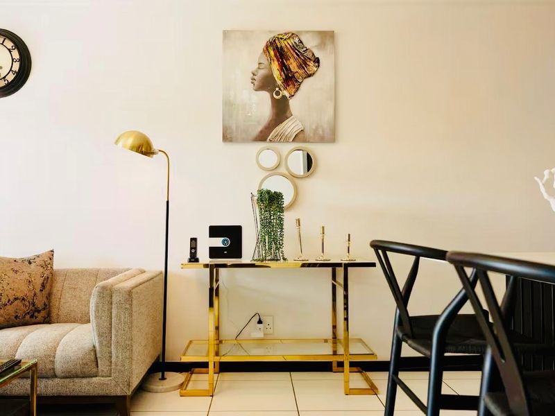 Modern 2 bedroom apartment in Fourways. - Photo 5