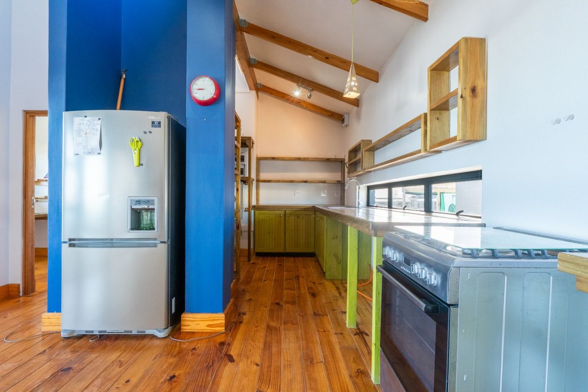 Exclusive Beachfront Living Opposite Kleinkrantz Beach with Flatlet & Eco Features - Photo 5