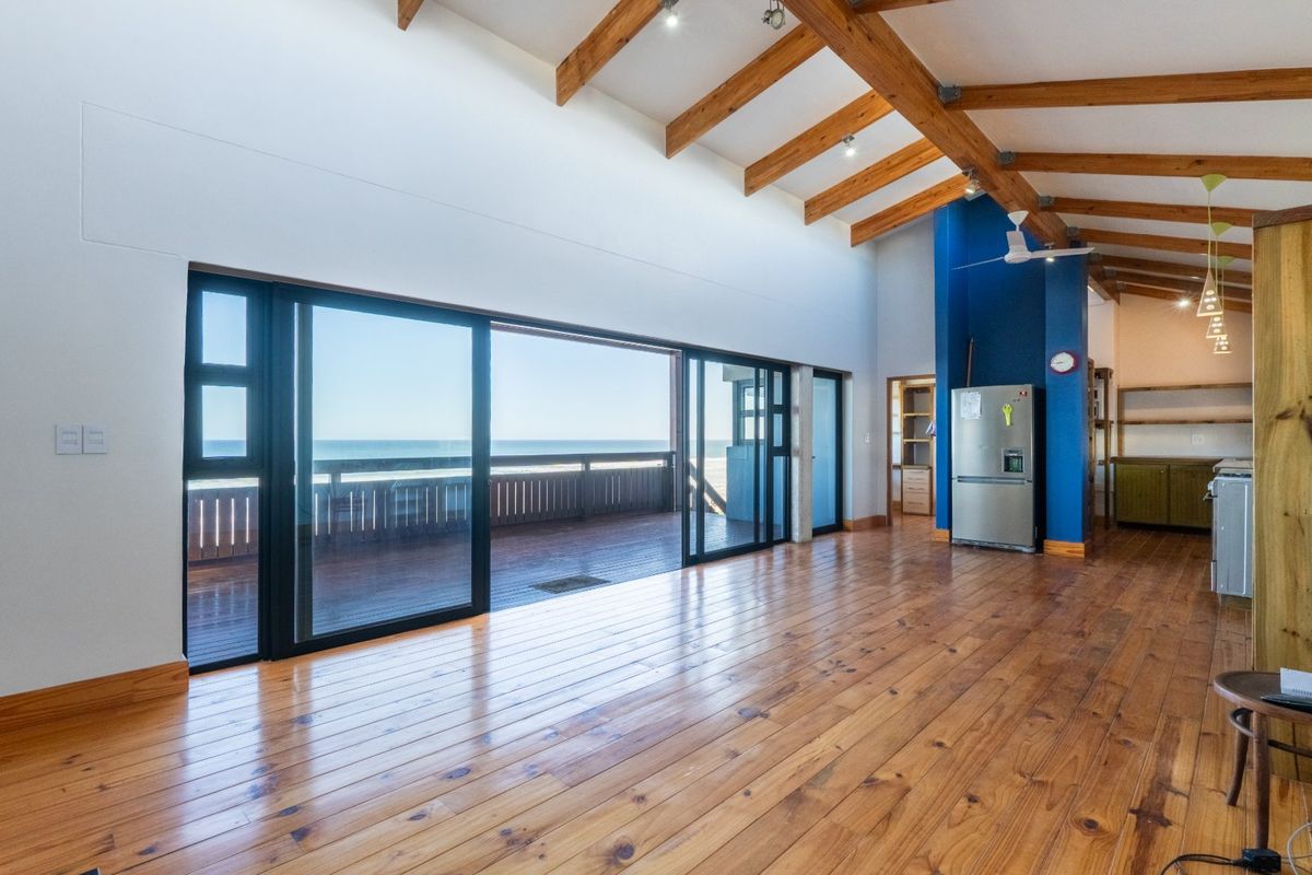 Exclusive Beachfront Living Opposite Kleinkrantz Beach with Flatlet & Eco Features - Photo 3