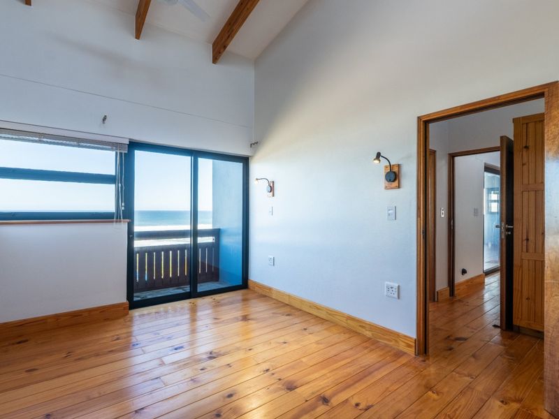 Exclusive Beachfront Living Opposite Kleinkrantz Beach with Flatlet & Eco Features - Photo 10