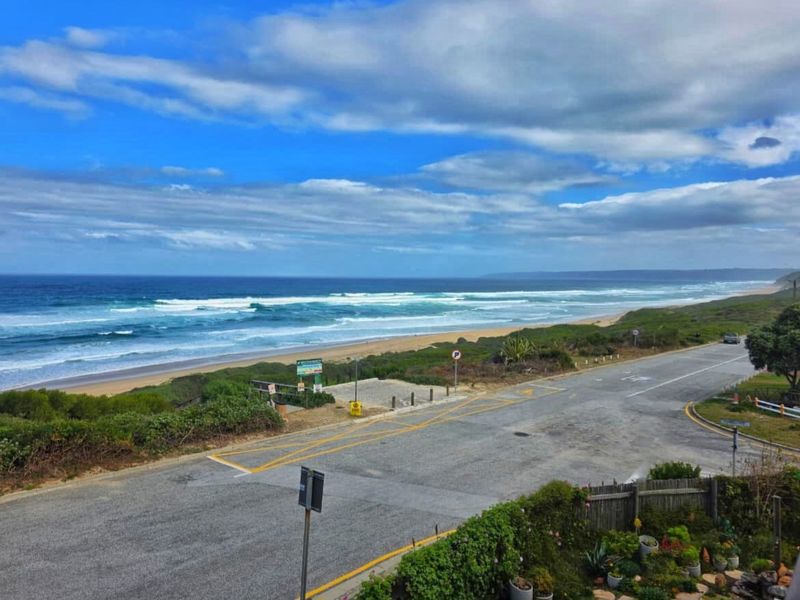 Exclusive Beachfront Living Opposite Kleinkrantz Beach with Flatlet & Eco Features - Photo 1