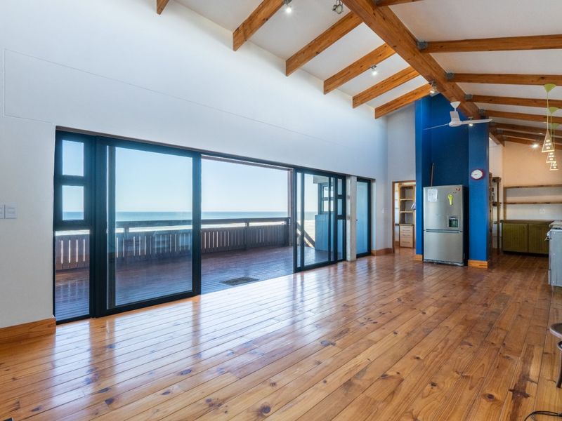 Exclusive Beachfront Living Opposite Kleinkrantz Beach with Flatlet & Eco Features - Photo 2