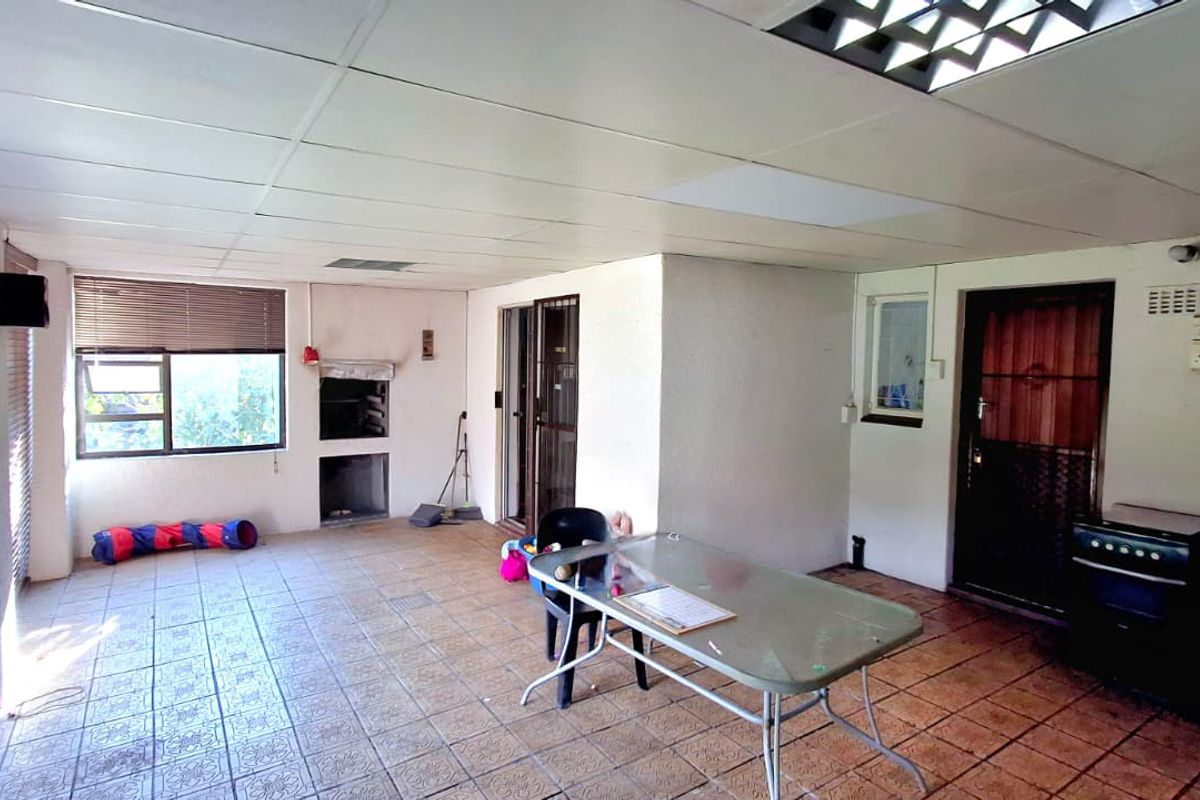 Sasolburg Family Home with Fibre and Braai - Photo 3