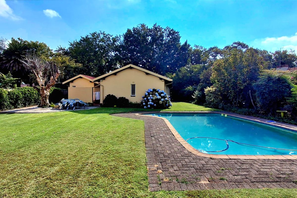 Sunny family home with pool in Vaalpark - Photo 2