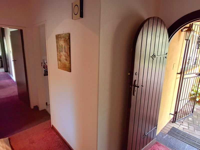 Sunny family home with pool in Vaalpark - Photo 6