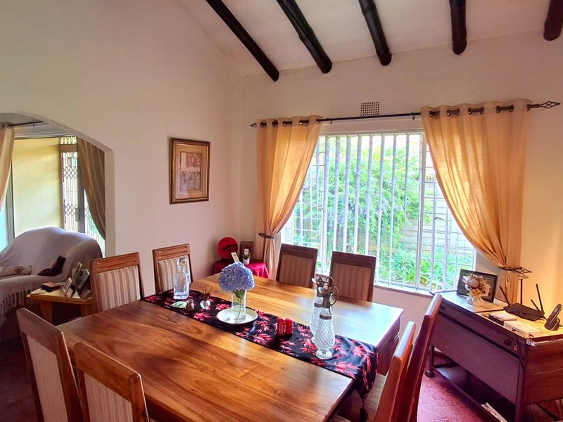 Sunny family home with pool in Vaalpark - Photo 10