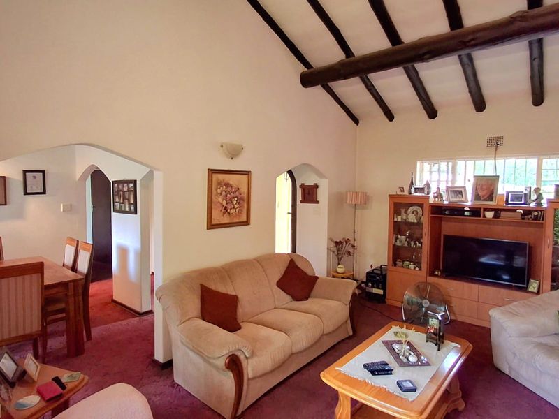 Sunny family home with pool in Vaalpark - Photo 9