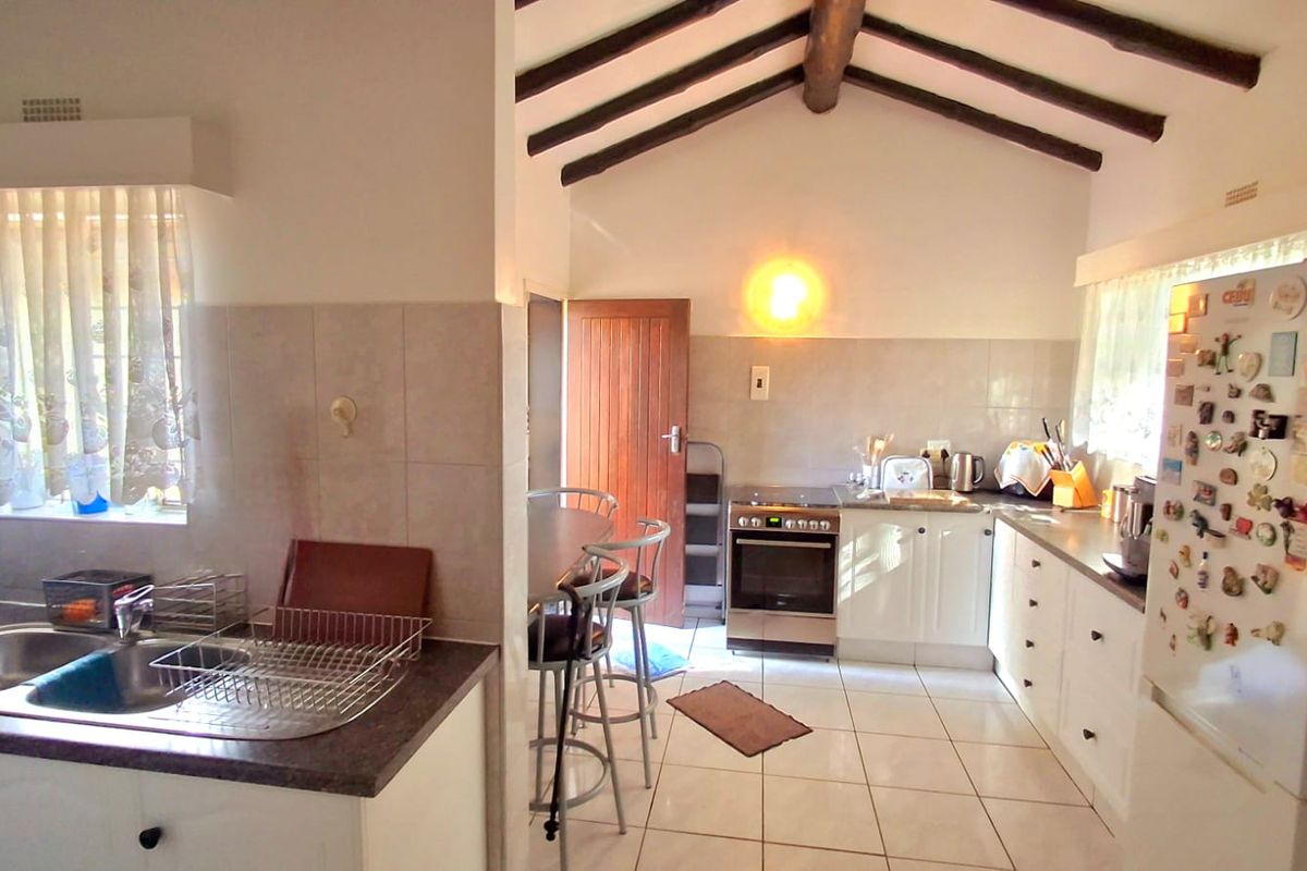 Sunny family home with pool in Vaalpark - Photo 3