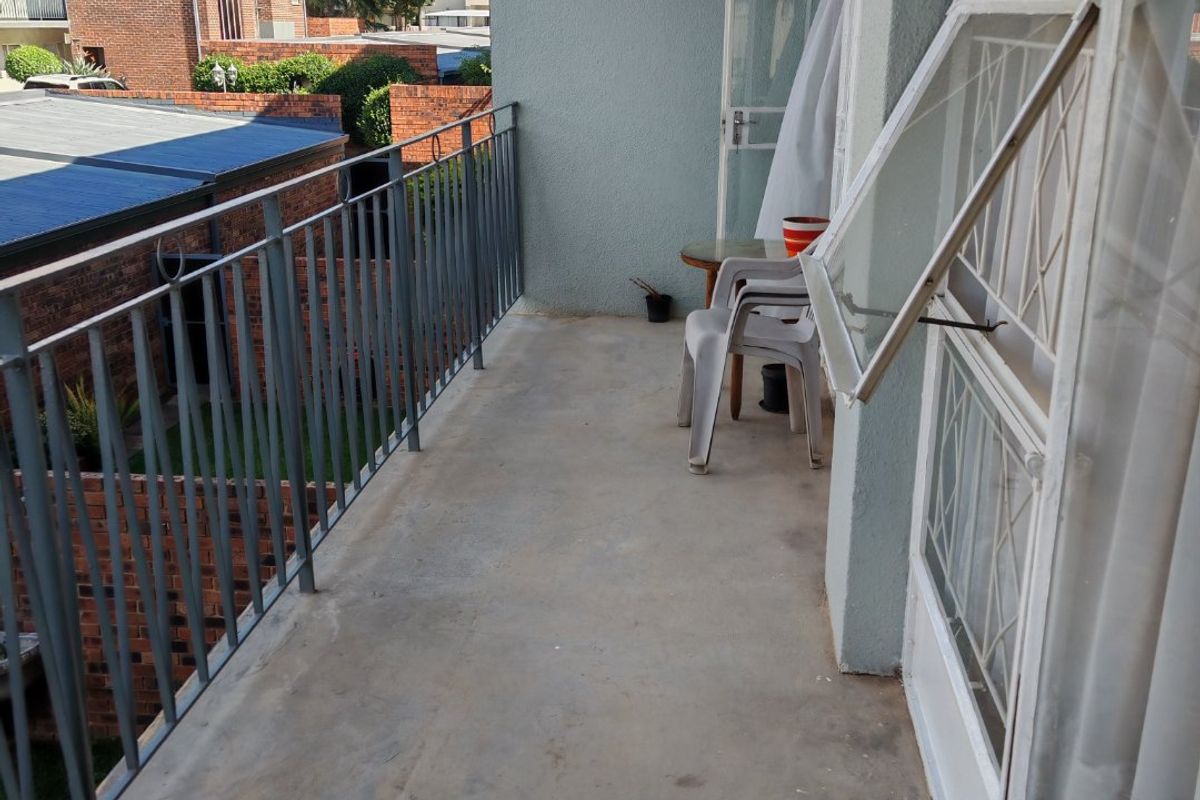 2 Bedroom Apartment for sale in Linden Ext - Photo 4