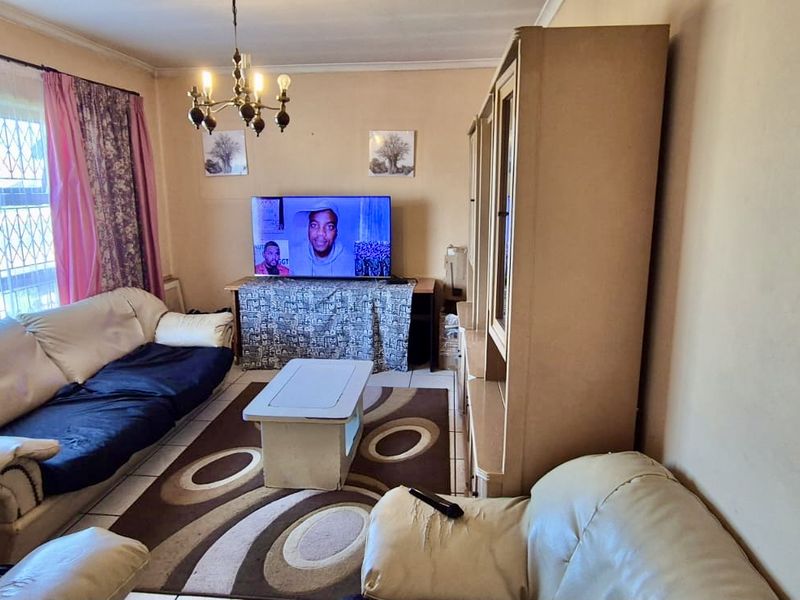 Well positioned family home  - Photo 9