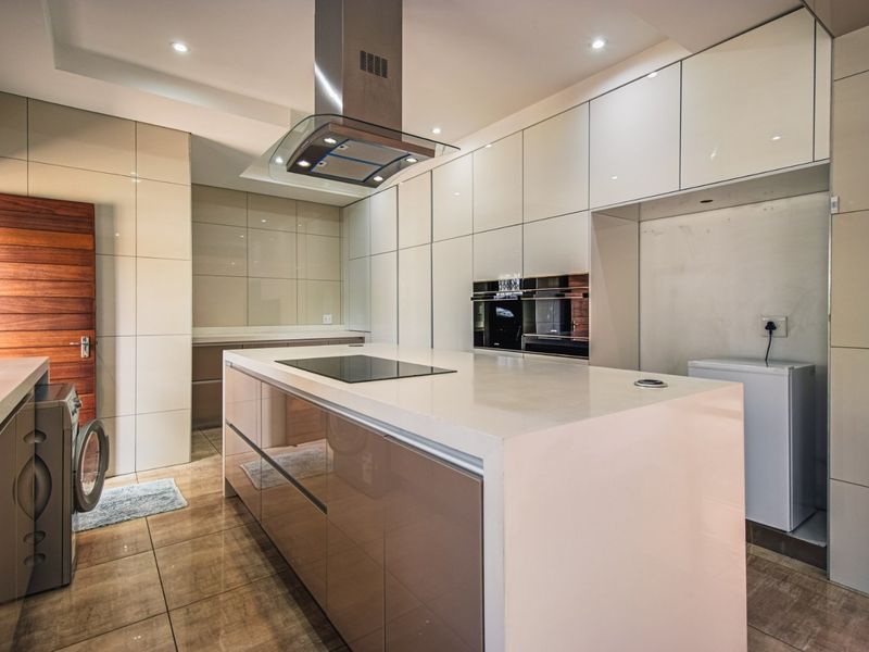 Prime Luxury Living Awaits - Photo 3