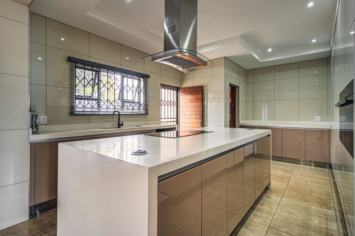 Prime Luxury Living Awaits - Photo 5