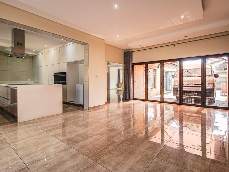 Prime Luxury Living Awaits - Photo 7