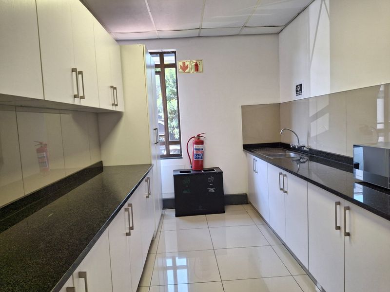 Prime Office Space In Hyde Park  - Photo 7