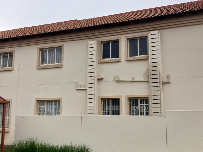 Elegant 3-Bedroom Home for Sale in Countryview Estates-Countryview - Photo 3