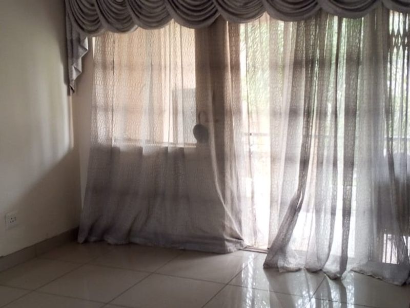 Elegant 3-Bedroom Home for Sale in Countryview Estates-Countryview - Photo 5