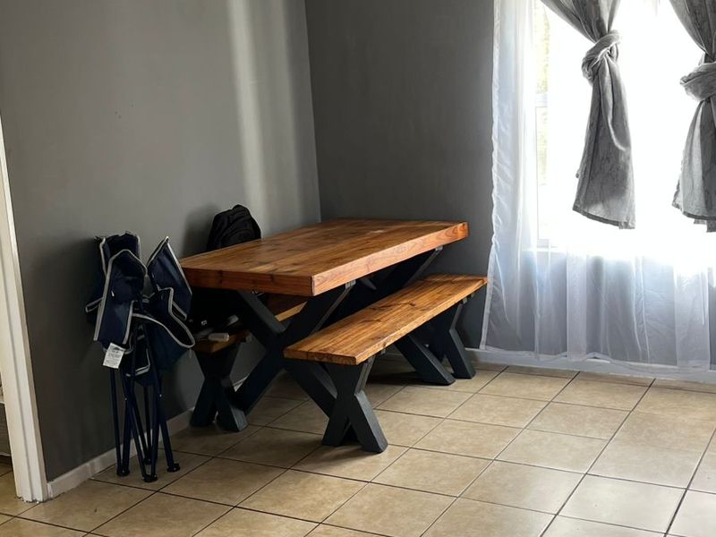 Well-Kept Fully Furnished 2-Bedroom Apartment to Rent in Belhar - Photo 8