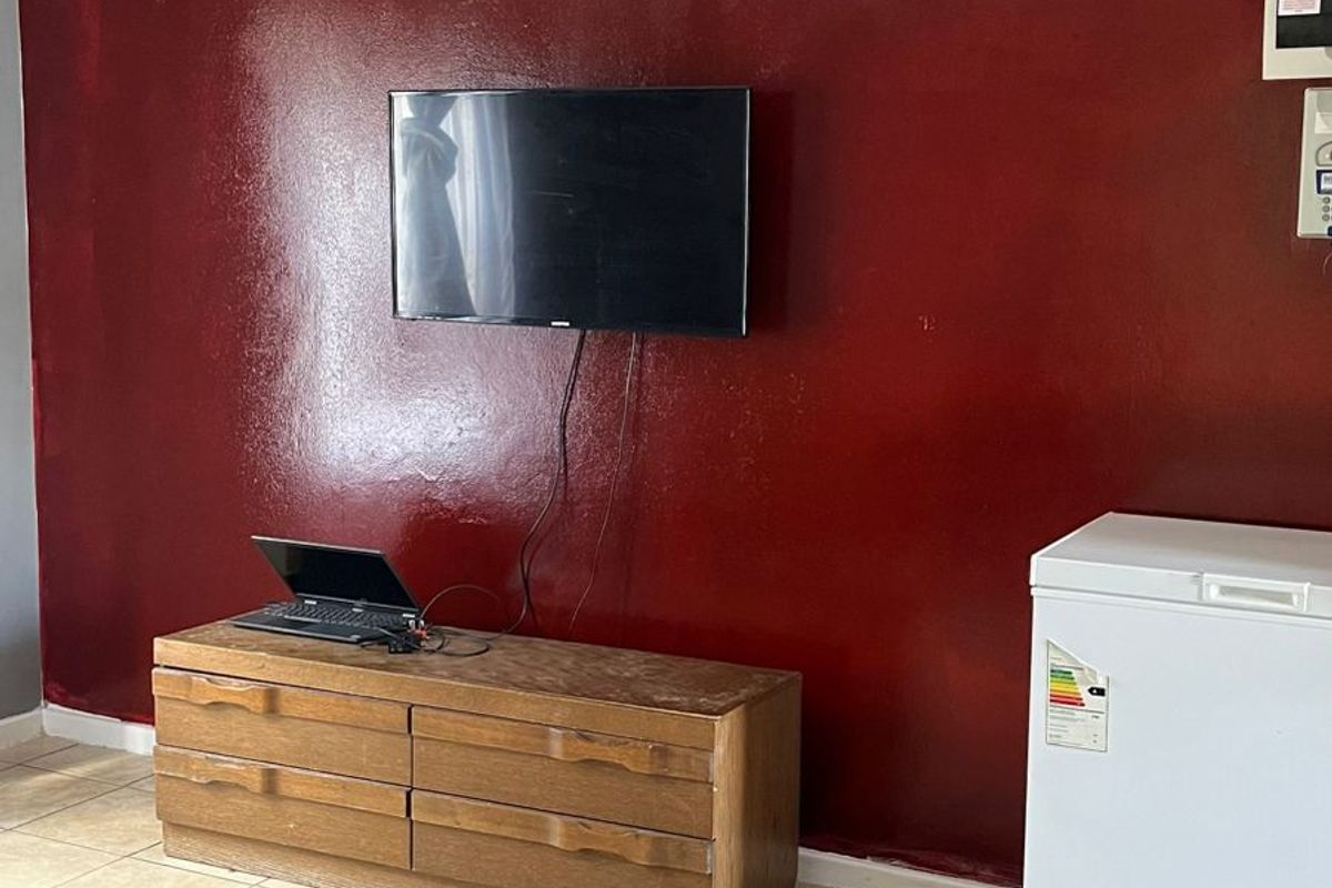 Well-Kept Fully Furnished 2-Bedroom Apartment to Rent in Belhar - Photo 3