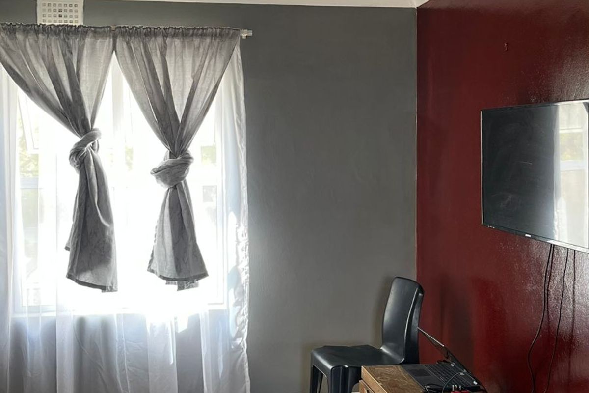 Well-Kept Fully Furnished 2-Bedroom Apartment to Rent in Belhar - Photo 4