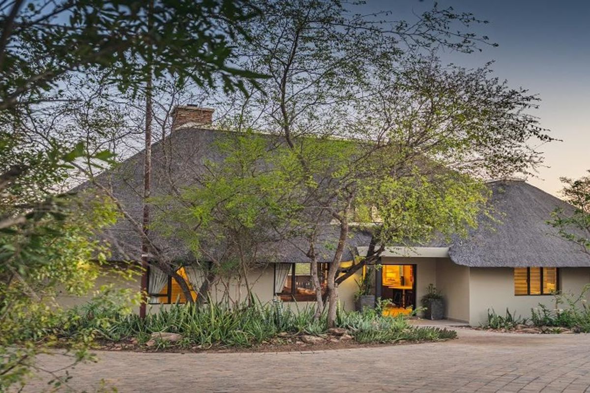 FRACTIONAL OWNERSHIP - 3 BEDROOM LUXURY LODGE – ELEPHANT POINT - Ndlophu Lodge (Belfast, KRUGER AREA) - Photo 2