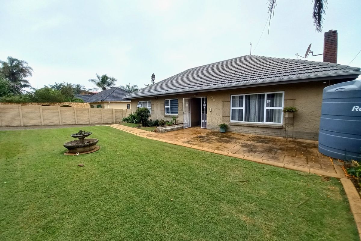 Gerdview Family Home with  Modern 2 Bedroom Cottage and Pool - Photo 2