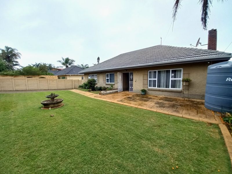 Gerdview Family Home with  Modern 2 Bedroom Cottage and Pool - Photo 2