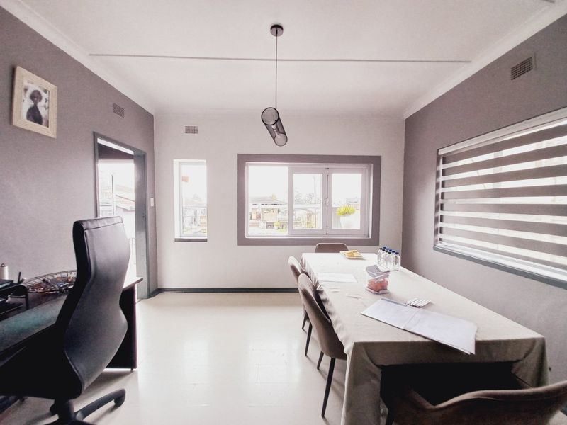 Gerdview Family Home with  Modern 2 Bedroom Cottage and Pool - Photo 6