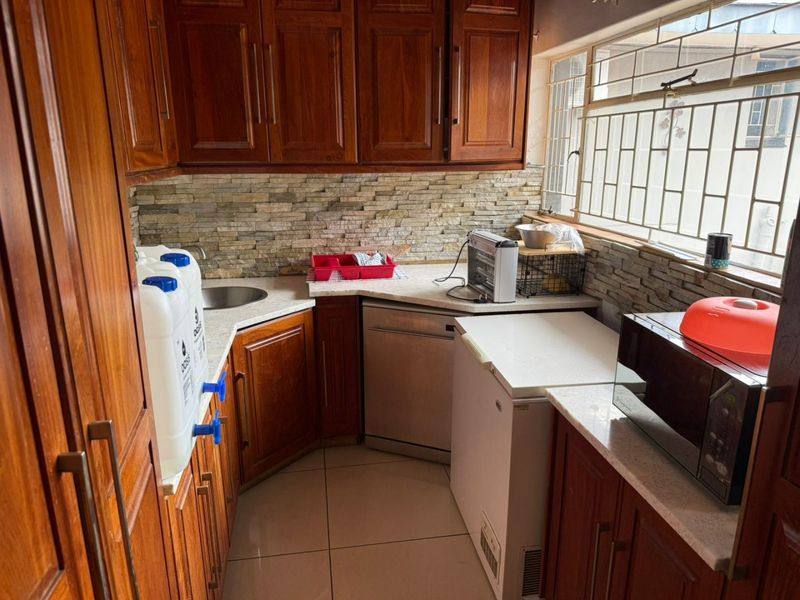 Classic Charm. Prime Bendor Living. - Photo 5