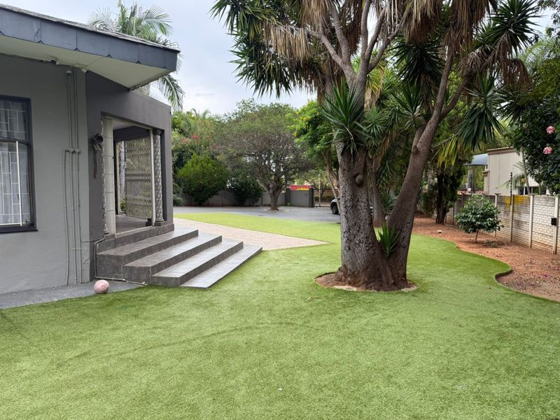 Classic Charm. Prime Bendor Living. - Photo 10