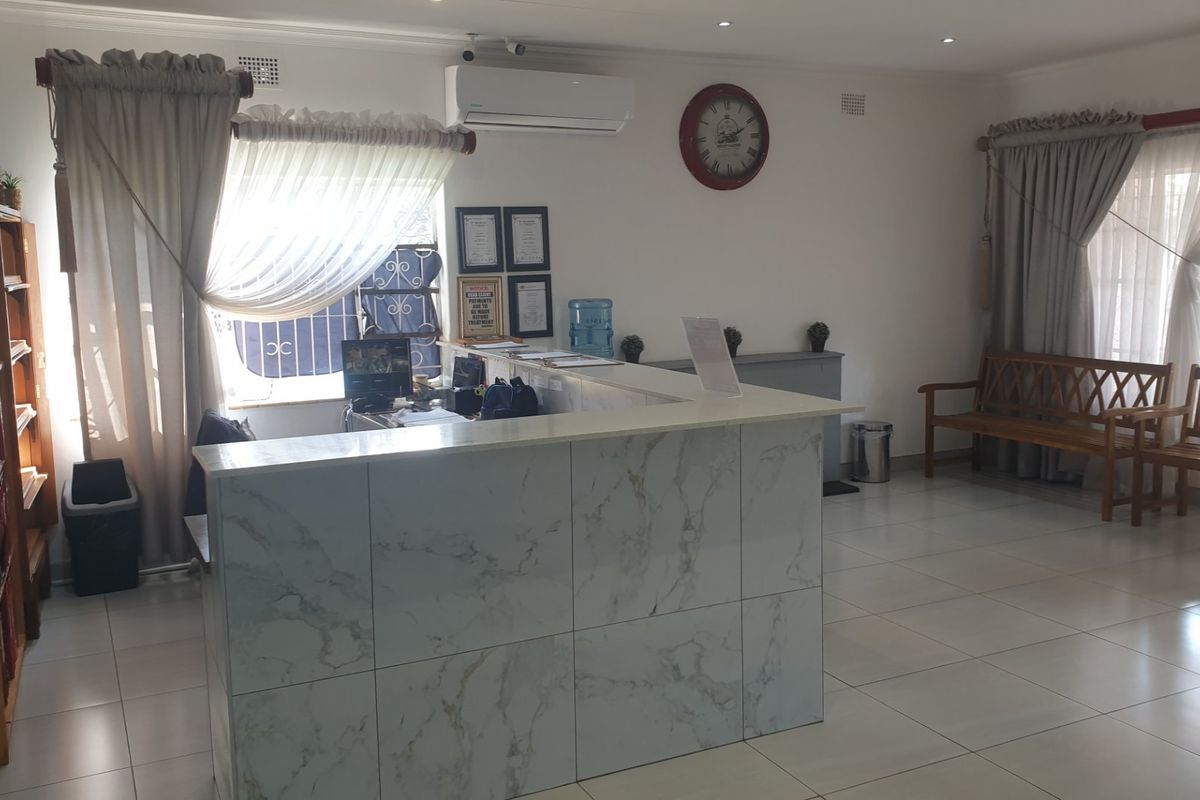 2 Bedroom and 6 'Office Room' Homes - Clubview - Photo 4