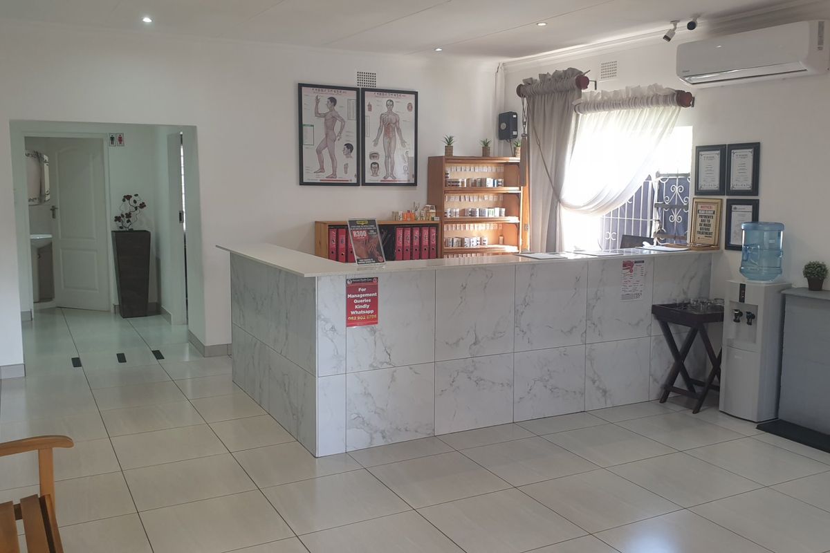 2 Bedroom and 6 'Office Room' Homes - Clubview - Photo 3