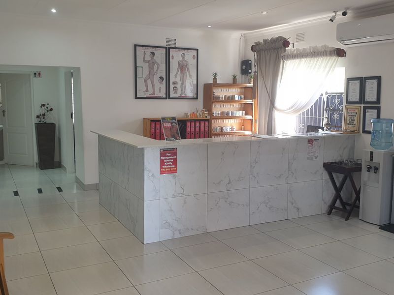 2 Bedroom and 6 'Office Room' Homes - Clubview - Photo 3