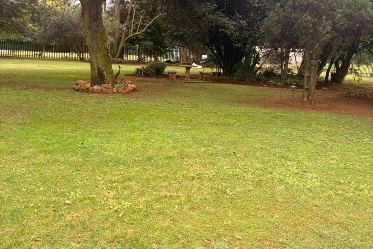 ?? STUNNING 2-HECTARE PLOT FOR SALE ?? Space, Comfort & Endless Potential!  This beautiful and well-maintained ±2-hectare plot offers the perfect blend of peaceful country living and modern convenience — ideal for families, small-scale farming, or anyone looking for extra space.  ?? Property Features: • Spacious 4-bedroom home • Well-kept interiors with a warm, homely feel • Large yards – perfect for kids, pets & outdoor living • Workshop – ideal for business, storage, or hobbies • Plenty of space for livestock or small farming activities  ?? Why You’ll Love This Property: • Located in a good, sought-after area • Peaceful surroundings with room to grow • Perfect for self-sustainable living or investment • Endless potential to expand or develop  ? Whether you’re looking to escape the city, start a small farm, or simply enjoy wide open space — this property ticks all the boxes! - Photo 2