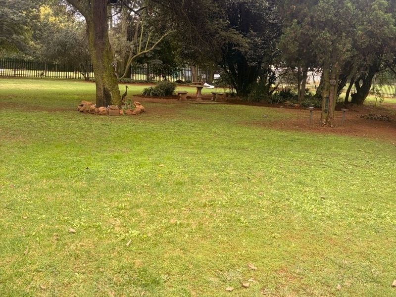 ?? STUNNING 2-HECTARE PLOT FOR SALE ?? Space, Comfort & Endless Potential!  This beautiful and well-maintained ±2-hectare plot offers the perfect blend of peaceful country living and modern convenience — ideal for families, small-scale farming, or anyone looking for extra space.  ?? Property Features: • Spacious 4-bedroom home • Well-kept interiors with a warm, homely feel • Large yards – perfect for kids, pets & outdoor living • Workshop – ideal for business, storage, or hobbies • Plenty of space for livestock or small farming activities  ?? Why You’ll Love This Property: • Located in a good, sought-after area • Peaceful surroundings with room to grow • Perfect for self-sustainable living or investment • Endless potential to expand or develop  ? Whether you’re looking to escape the city, start a small farm, or simply enjoy wide open space — this property ticks all the boxes! - Photo 2