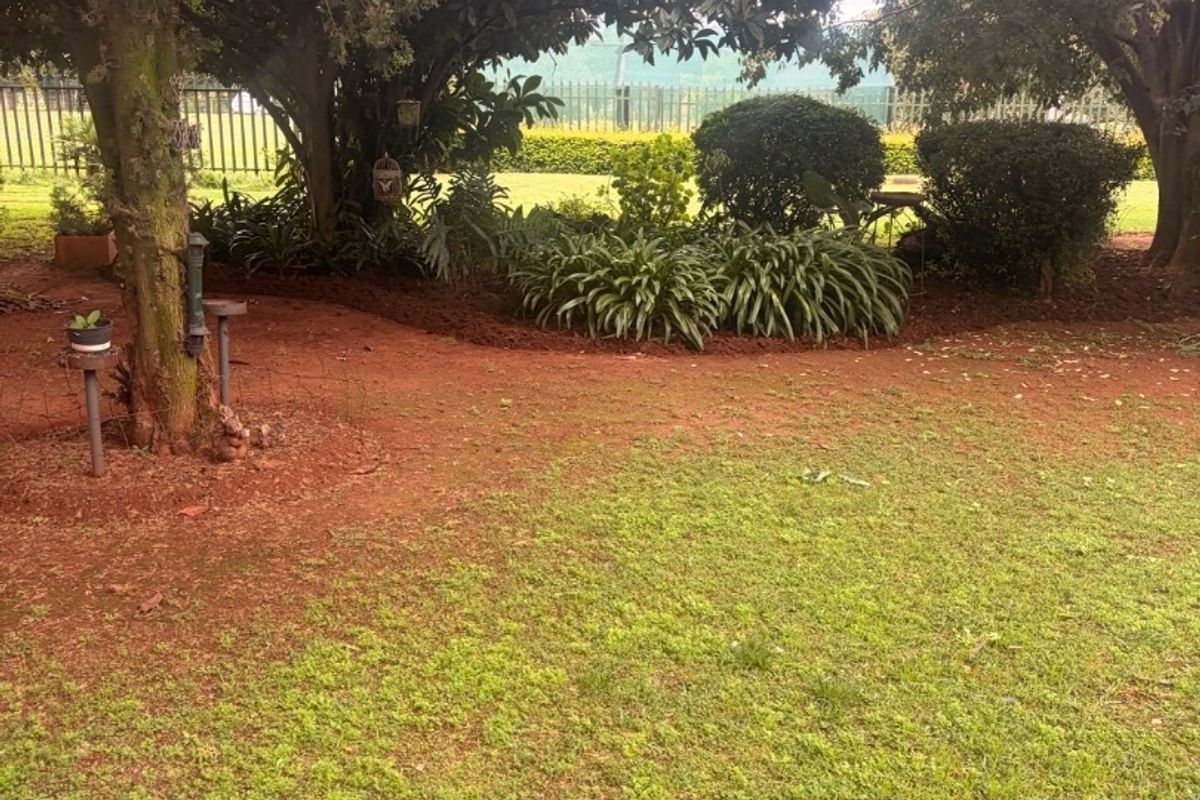 ?? STUNNING 2-HECTARE PLOT FOR SALE ?? Space, Comfort & Endless Potential!  This beautiful and well-maintained ±2-hectare plot offers the perfect blend of peaceful country living and modern convenience — ideal for families, small-scale farming, or anyone looking for extra space.  ?? Property Features: • Spacious 4-bedroom home • Well-kept interiors with a warm, homely feel • Large yards – perfect for kids, pets & outdoor living • Workshop – ideal for business, storage, or hobbies • Plenty of space for livestock or small farming activities  ?? Why You’ll Love This Property: • Located in a good, sought-after area • Peaceful surroundings with room to grow • Perfect for self-sustainable living or investment • Endless potential to expand or develop  ? Whether you’re looking to escape the city, start a small farm, or simply enjoy wide open space — this property ticks all the boxes! - Photo 4