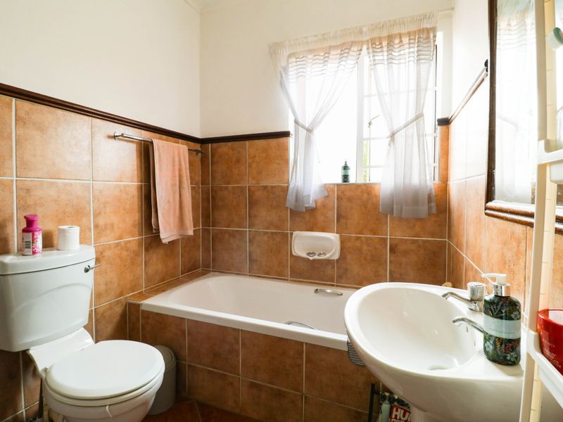 2 Bedroom, 1 Bathroom Unit for Rent in Equestria Estate, Pretoria East  - Photo 7