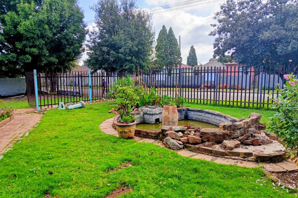 Versatile Family Home & Investment Opportunity, Randfontein near the  CBD  - Photo 3