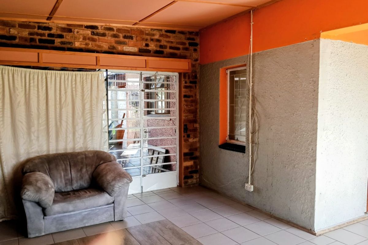 Versatile Family Home & Investment Opportunity, Randfontein near the  CBD  - Photo 5