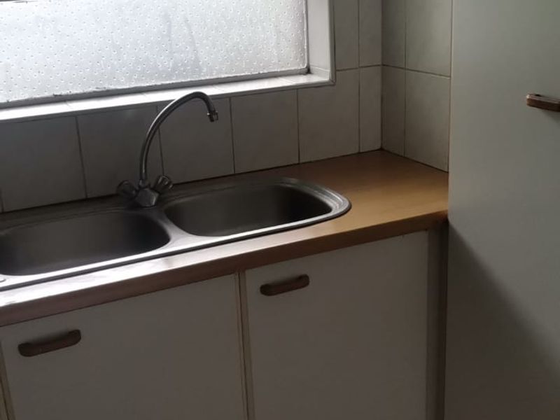 Charming Durban Central Home with Classic Parquet Floors - Photo 10