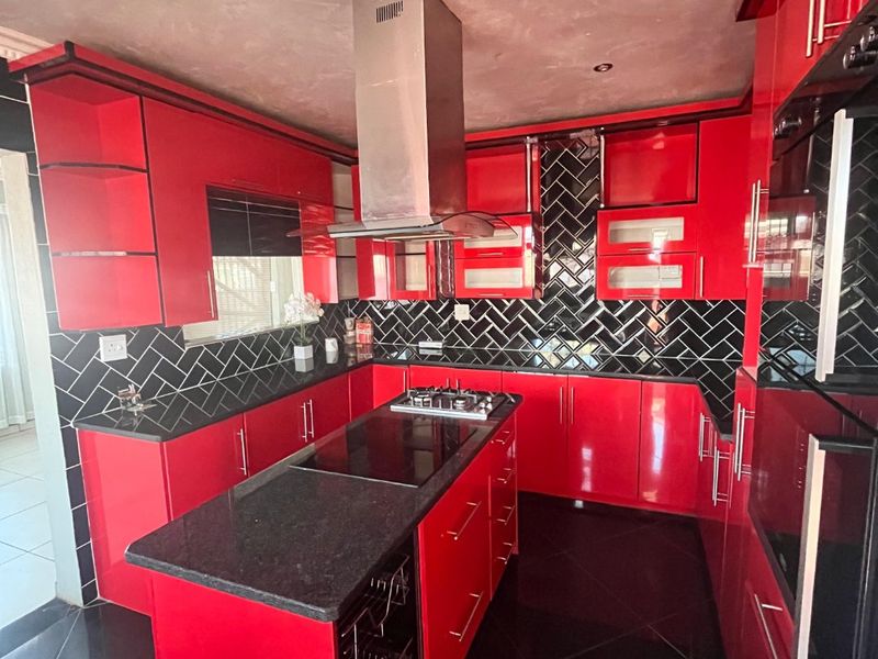 3 Bedroom House To Rent - Photo 4