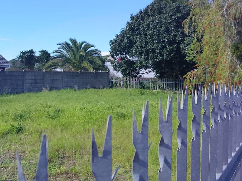 PLOT AND PLAN IN ASTON BAY - BARGAIN OF THE MONTH! - Photo 3